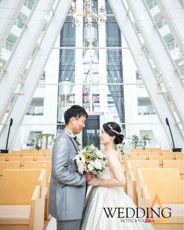 チャペルフォト撮影🕊️
開放感あふれる明るいチャペル♡
素敵なお写真たくさん撮れます😊

#ホテル京セラ#鹿児島式場#鹿児島ブライダル#霧島#ウエディング撮影#ドレス前撮り#ロケーション#ロケ撮影#前撮り#花嫁#和婚#チャペル#鹿児島チャペル#フォトウエディング#チャペル撮影#チャペル#鹿児島チャペル#霧島チャペル